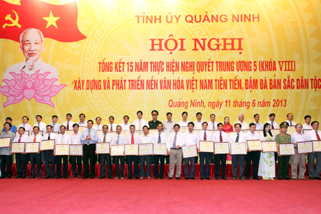 quangninh24h Hội nghị tổng kết 15 năm thực hiện Nghị quyết TƯ5 (khoá VIII)