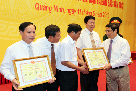 quangninh24h Hội nghị tổng kết 15 năm thực hiện Nghị quyết TƯ5 (khoá VIII)