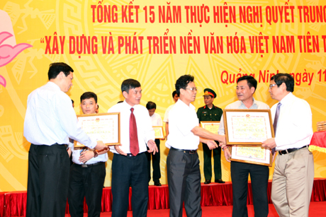 quangninh24h Hội nghị tổng kết 15 năm thực hiện Nghị quyết TƯ5 (khoá VIII)
