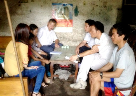quangninh24h Trao 12 triệu đồng cho 5 chị em mồ côi bố mẹ