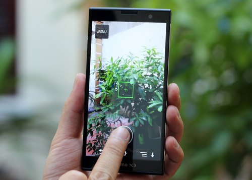 quangninh24h Smartphone Full HD chụp hình 16 'chấm' của Fujitsu